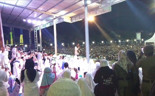 TABLIK AKBAR UAS, WARGA KOTA BONTANG PENUHI STADION BESAI BERINTA TABLIK AKBAR UAS, WARGA KOTA BONTANG PENUHI STADION BESAI BERINTA