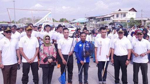 TNI–Polri-Pemda-Masyarakat Kota Bontang, Gelar Bhakti Sosial Bersihkan Sampah Pantai