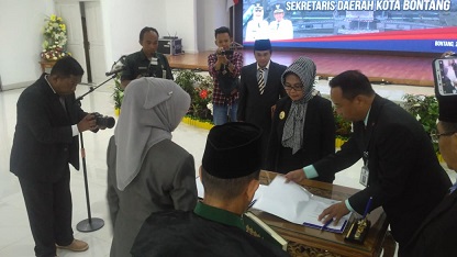 Wali Kota Bontang Lantik Ir. Hj Aji Erlinawati, MT sebagai Sekda Kota Bontang
