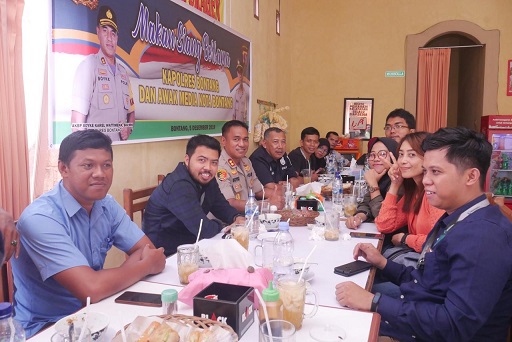 Kapolres Bontang Gelar Makan Siang Bersama Dengan Awak Media