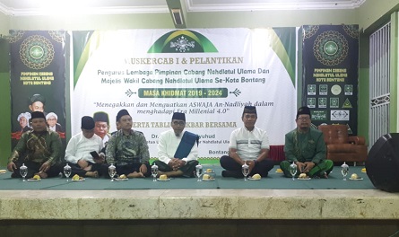 Dr. KH Marsudi Suhud Pimpin Pelantikan PCNU Bontang