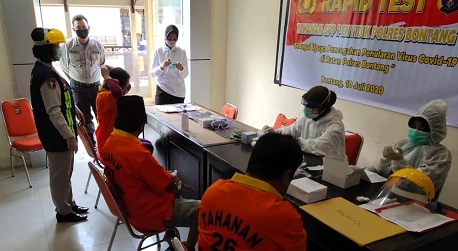 43 Orang Tahanan Polres Bontang Menjalani Rapid Test