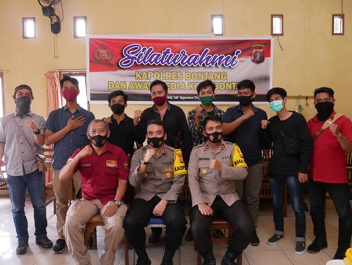 Jalin Silaturahmi, Kapolres Bontang Makan Siang Bersama Awak Media