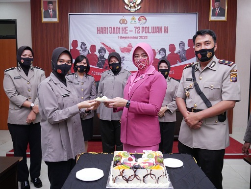 HUT ke- 72, Polwan Polres Bontang Memperingatinya dengan Sederhana
