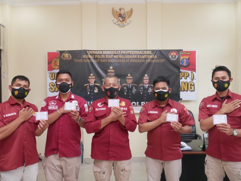 Humas Polres Bontang Turut Di Vaksin
