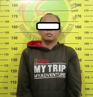Ketahuan Simpan Sabu Dalam Buku, Pria Ini Di Glandang Polisi