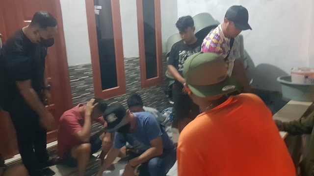 Grebek Judi Domino Polisi Amankan 6 Orang Pelaku