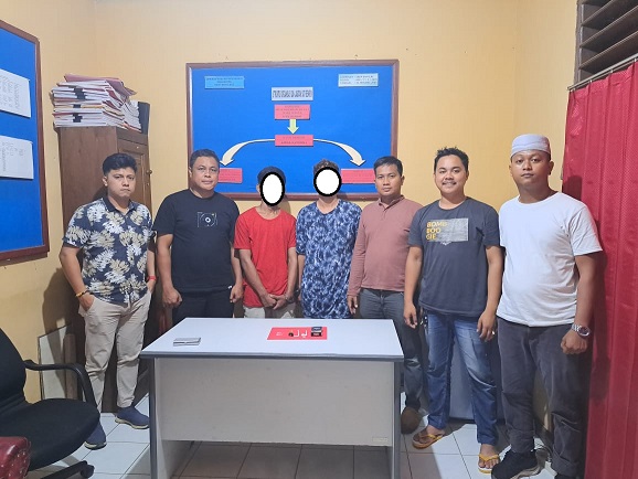 Grebek Rumah Di Marang Kayu, Polisi Ringkus 2 Orang Pengedar Sabu