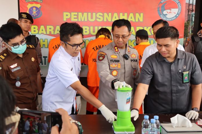 Polres Bontang Press Release Pengungkapan Kasus Penyalahgunaan Narkoba Seberat 1 Kg