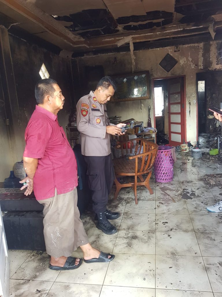 Rumah Lantai 2 Belakang Pasar Lama Loktuan Nyaris Ludes Terbakar