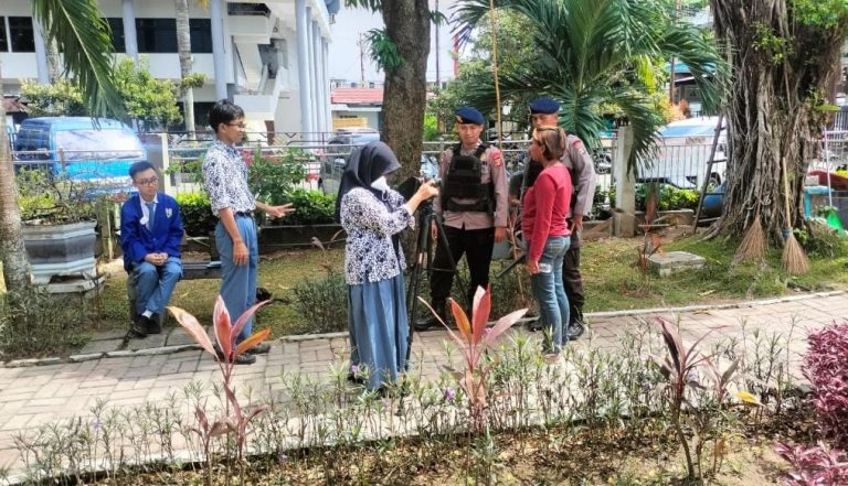 Jamin Keamanan Masyarakat, Brimob Polda Kaltim Laksanakan Patroli dan Pengamanan Pemasangan Kontruksi Pipa Pertamina di Samboja