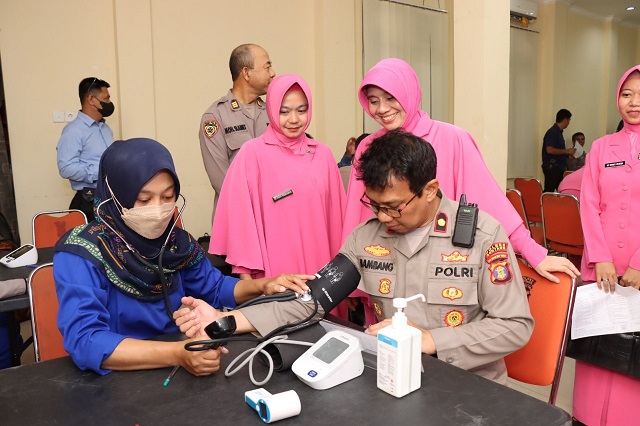 Rangkaian HUT ke -72 Humas Polri, Polres Bontang Gelar Bakti Sosial Donor Darah