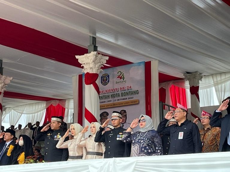 Kapolres Bontang Hadiri Upacara Peringatan Hari Ulang Tahun Kota Bontang Yang Ke – 24