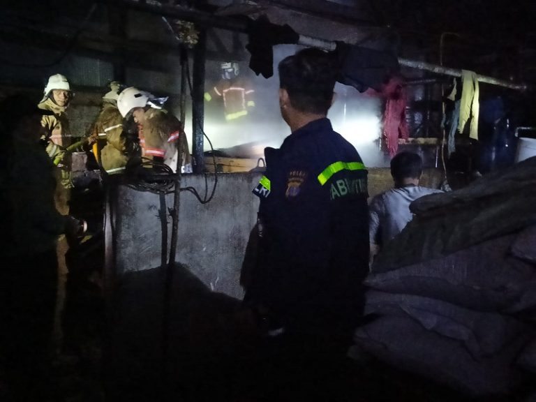 Ditinggal Pergi Karyawan, Pabrik Tahu di Guntung Terbakar