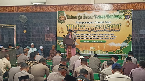 Dengan Memperingati Maulid Nabi, Mari Kita Teladani Akhlak Nabi Muhammad S.A.W