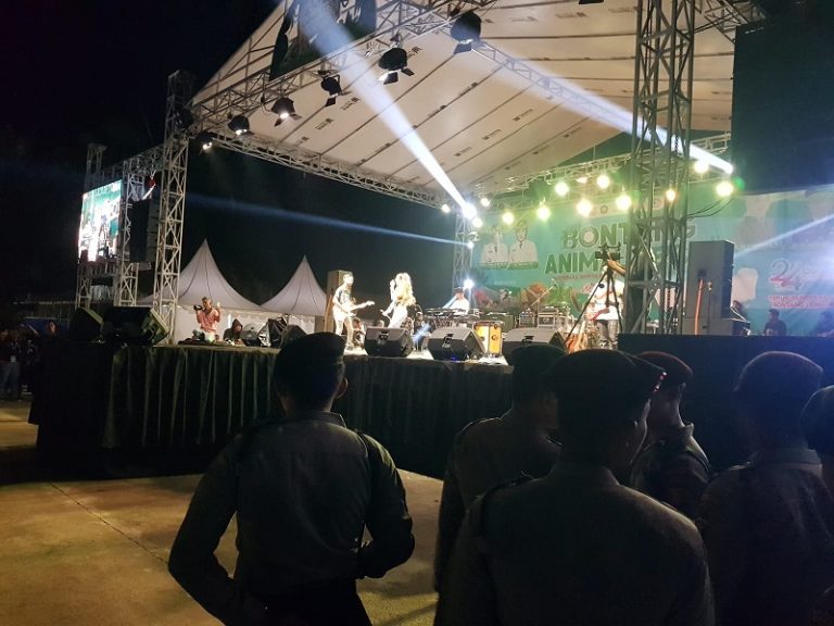 Personil Polres Bontang Amankan pembukaan Bontang Animal Fest 2023
