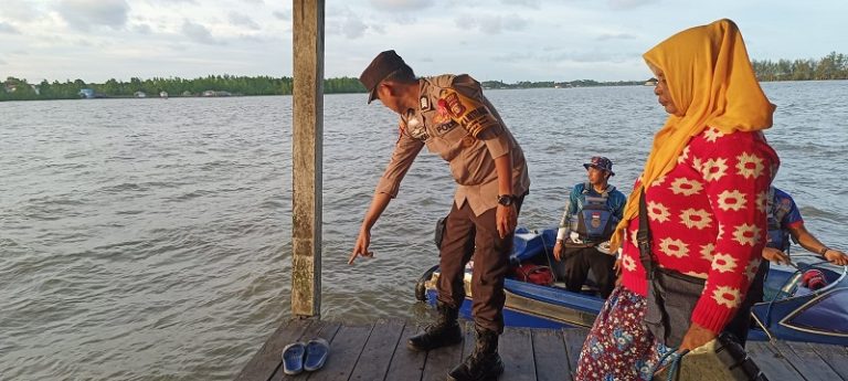 Tim Sar Melakukan Pencarian Korban Tenggelam di Pantai Walet Desa Tanjung Limau