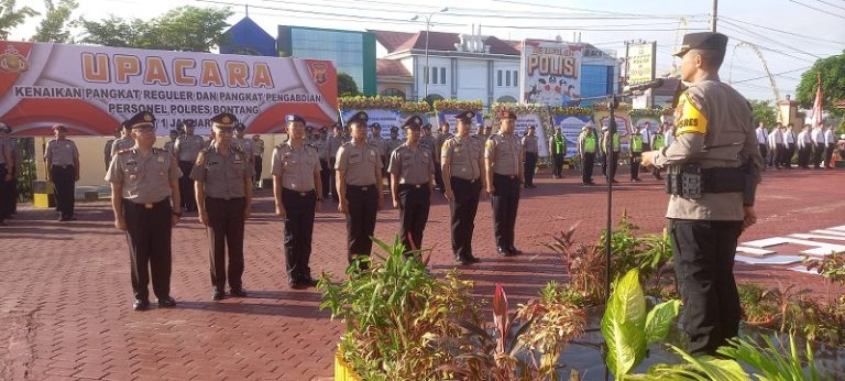Kapolres Bontang Pimpin Upacara Korp Raprot: 53 Personil Mendapatkan Kenaikan Pangkat Setingkat Lebih Tinggi