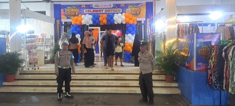 Pelangi Expo Resmi Dibuka Mendapatkan Pengamanan Dari Personil Polsek Bontang Barat