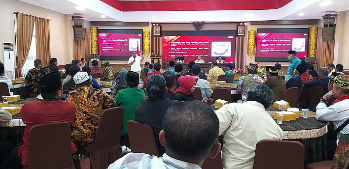 Kanit Bin Polmas Polres Bontang Beserta Tokoh Masyarakat Menghadiri sosialisasi dan penyuluhan dalam mensukseskan pelaksanaan Pemilu 2024