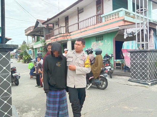 Peduli sesama tanpa batas, pak bhabin ayomi ODGJ