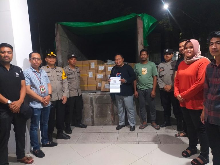 Pastikan Logistik Pemilu Sampai Tujuan Dengan Aman, Personil Polres Bontang Laksanakan Pengawalan