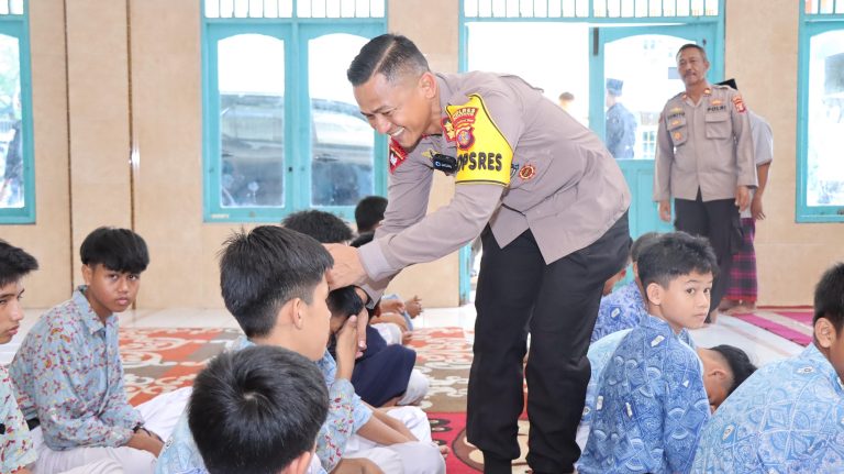 Kunjungan Kapolres Bontang Ke Panti Asuhan Disambut Hangat Para Santri