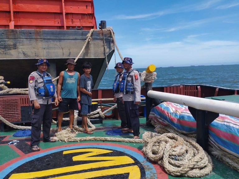 Prediktif Dan Responsif, Sat Polair Polres Bontang Arungi Perairan Jalur Niaga