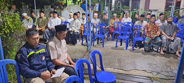 Empati Terhadap Warga, Pak Bhabin Takziah Bersama Keluarga Yang Berduka