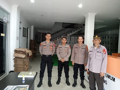 Pastikan Logistik Pemilu 2024 Aman, Personil Polres Bontang Laksanakan Pengamanan 24 Jam