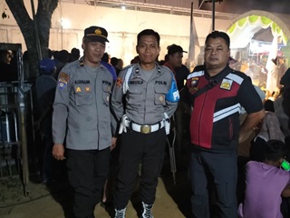 Personil Polres Bontang Laksanakan Pengamanan Kesenian Kuda Lumping Yang Diprakarsai Oleh Salah Satu Calon Legislatif