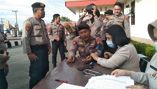 Pastikan Kondisi Tetap Prima, Dokkes Polres Bontang  Melakukan Pemeriksaan Kesehatan Personil Yang Terlibat Ops Mantap Brata 2023-2024