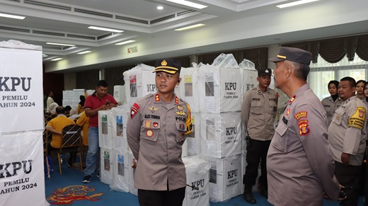 Kapolres Bontang Tinjau Langsung Rapat Pleno Tingkat PPK