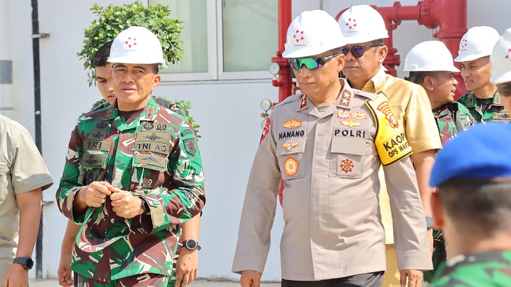 Kapolda Kaltim Beserta Pangdam VI/ Mulawarman Melakukan Pengecekan Kesiapan Peresmian PT KAN Oleh Presiden