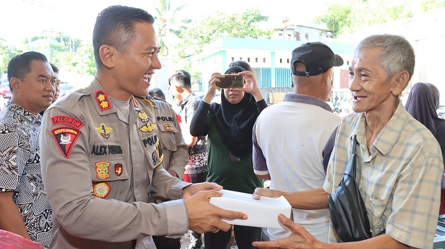 Sebagai Rasa Syukur Polres Bontang Berbagi Dalam Jumat Berkah