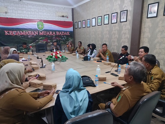 Waka Polsek Muara Badak Hadiri Sosialisasi Lomba Posyandu