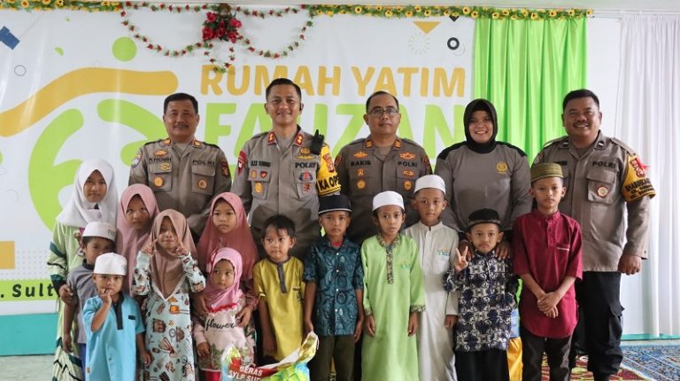 Kapolres Bontang Berikan Motivasi dan Semangat kepada Anak-Anak Yatim di Rumah Yatim Fauzan Fauzi