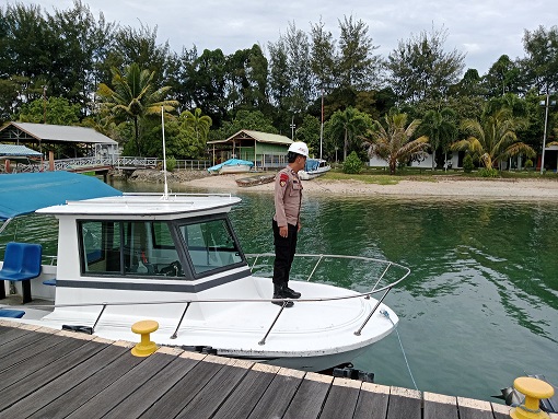 Personil Sat Polairud Polres Bontang Lakukan Pengawasan dan Patroli di Boathouse Marina PT. Badak LNG