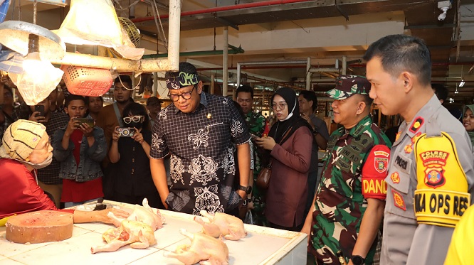 Sidak Harga dan Stok Pangan Waka Polres Bontang Ingatkan Distributor Nakal