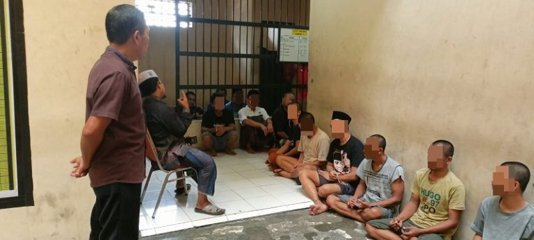 Motivasi Tahanan Di Bulan Ramadhan Sat Tahti Polres Bontang Gelar Binrohtal