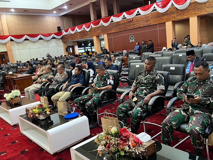 Bersinergi Dengan Pemerintah Daerah, Kapolsek Bontang Selatan Hadir Dalam Rapat Paripurna DPRD Kota Bontang