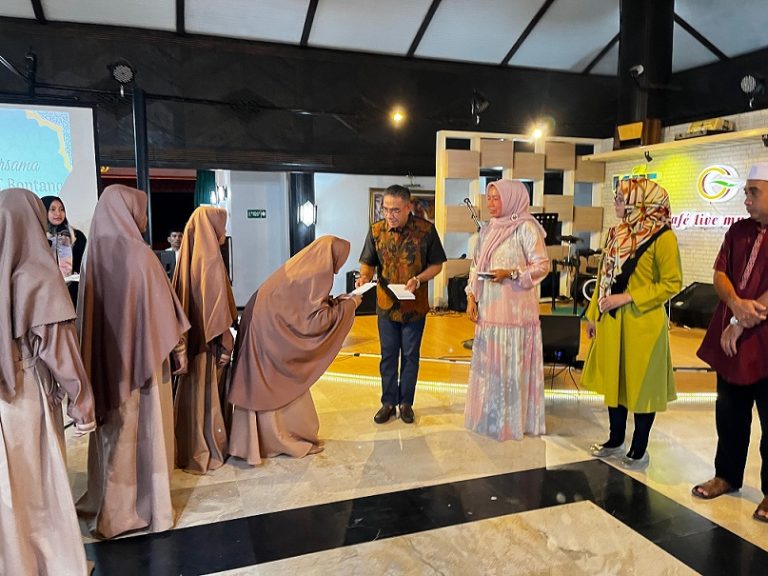 Kolaborasi Bersama Dispenda, Sat Lantas Polres Bontang Bukber dan Santuni Anak Yatim