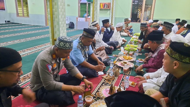 Berikan Manfaat Investasi Bagi Masyarakat, Polsek Muara Badak , Muspika Dan Perusahaan Gelar Bukber