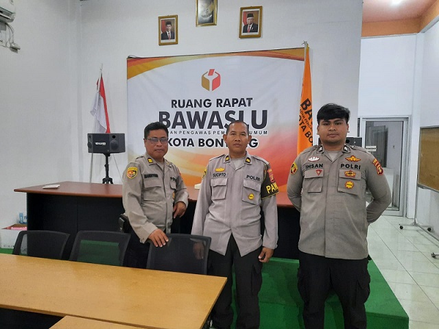 Pawas Kontrol Keberadaan Petugas Pam Kantor Bawaslu