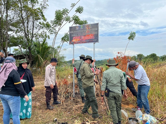 Bhabinkamtibmas Lakukan Pengawasan Hutan dan Lahan, Patroli Preventif bersama Dishut Prop Kaltim
