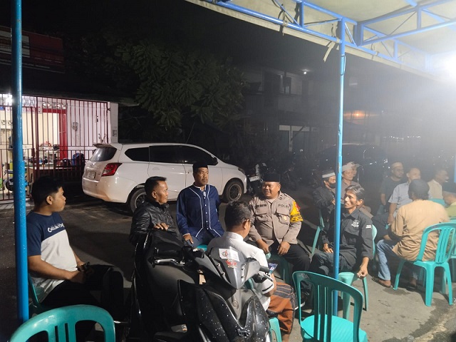 Empati Terhadap Warga Yang Berduka, Pak Bhabin Ikut Berta’ziah