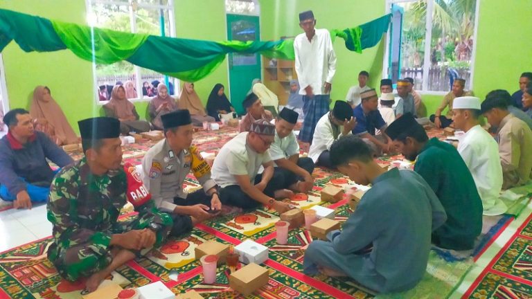Kolaborasi TNI POLRI Kades, Undang Bukber Perangkat Desa dan masyarakat