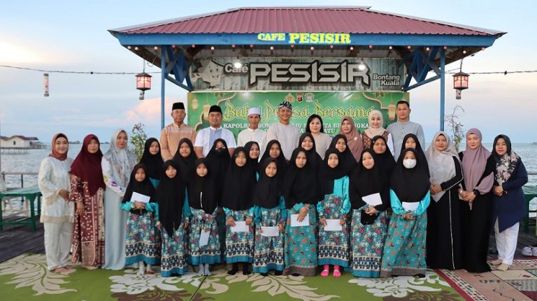 Bersama Menuju Sukses – Peduli Kepada Sesama, Kapolres Bontang dan Ketua Bhayangkari Bukber Dan Santuni Anak Yatim