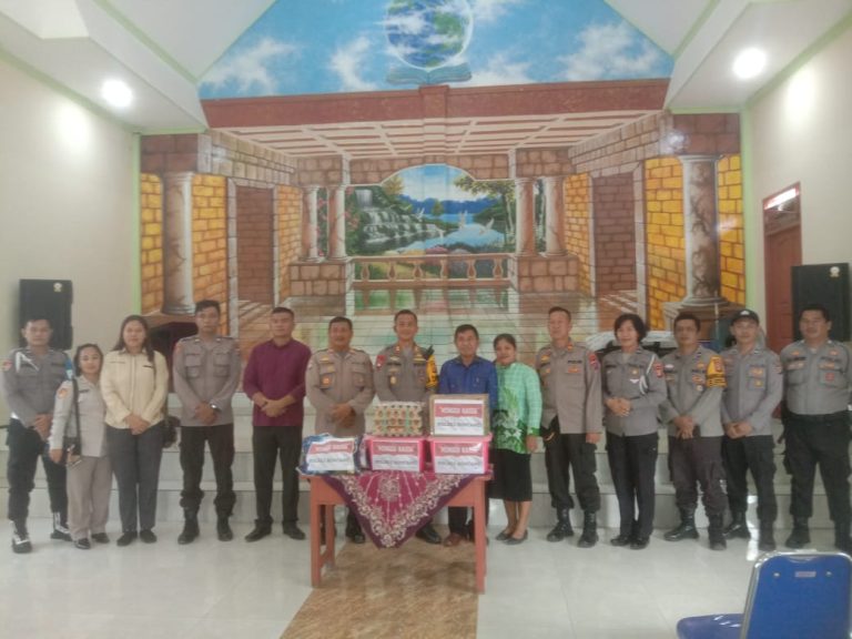 Bangun hubungan yang harmonis dengan Pemuka Agama, Kapolres Bontang Silaturahim dengan Pendeta dan pengurus gereja Alkitab Anugrah Bontang
