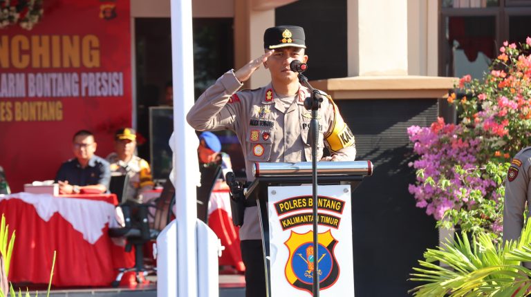 KAPOLRES BONTANG AKBP ALEX FL TOBING SIK PIMPIN PELAKSANAAN APEL GELAR PASUKAN OPERASI KETUPAT 2024 DALAM RANGKA PENGAMANAN IDUL FITRI 1445 H TAHUN 2024